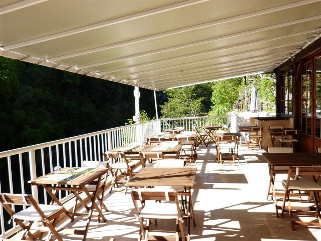 Hotel Restaurant Des Grottes Du Pech Merle Cabrerets Eksteriør bilde