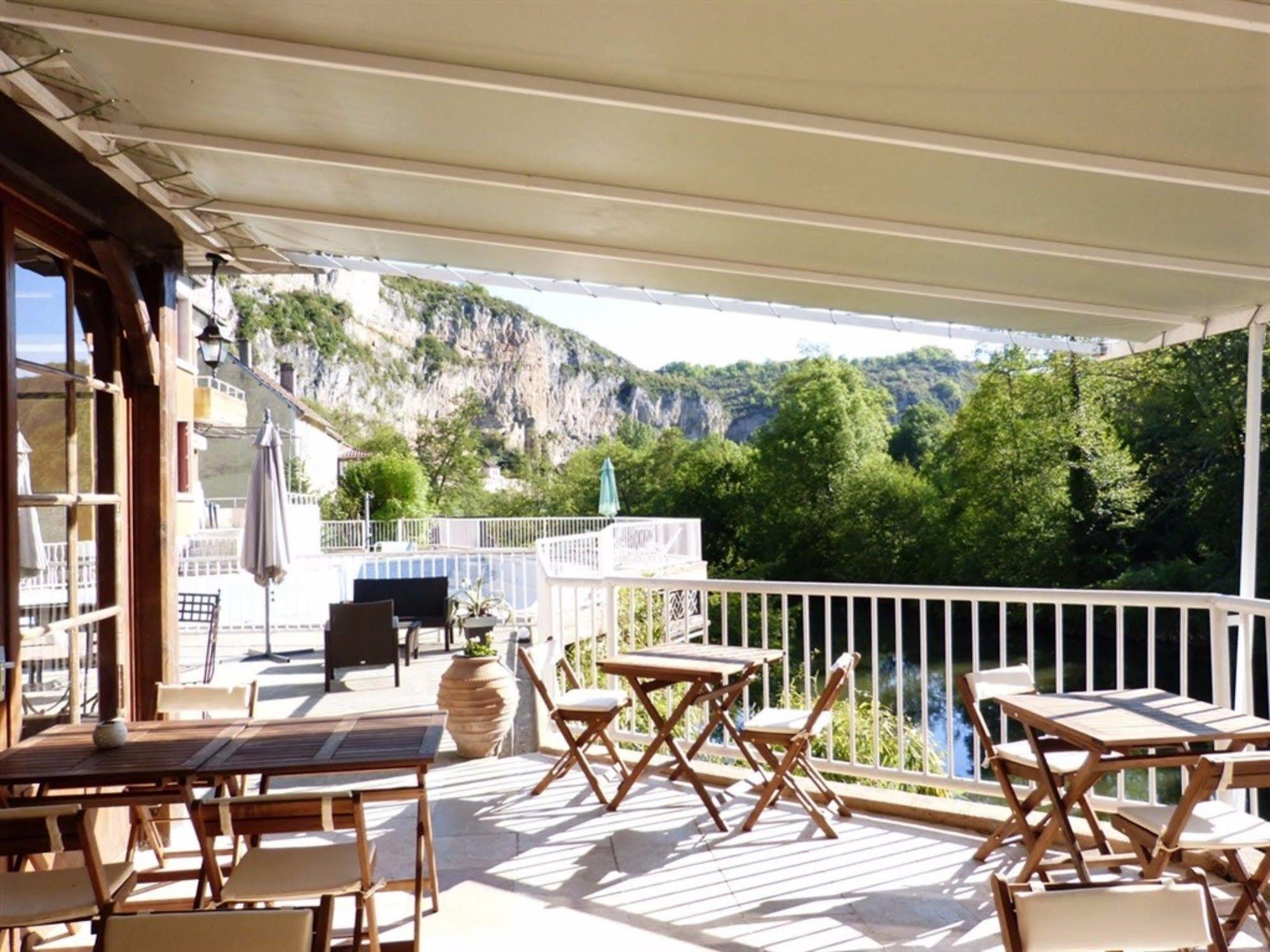 Hotel Restaurant Des Grottes Du Pech Merle Cabrerets Eksteriør bilde